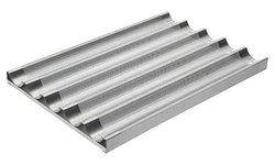 Лист для выпечки багетов Bassanina FTVO6080 (600х800) 6 волн перф.